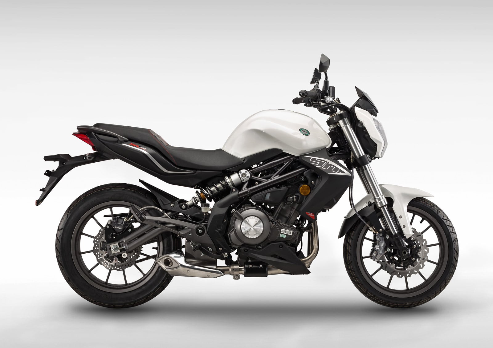 2015 benelli bn 302