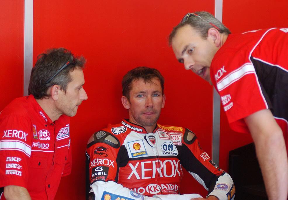 Troy Bayliss: «Ahora, mi Ducati 999 es casi perfecta»