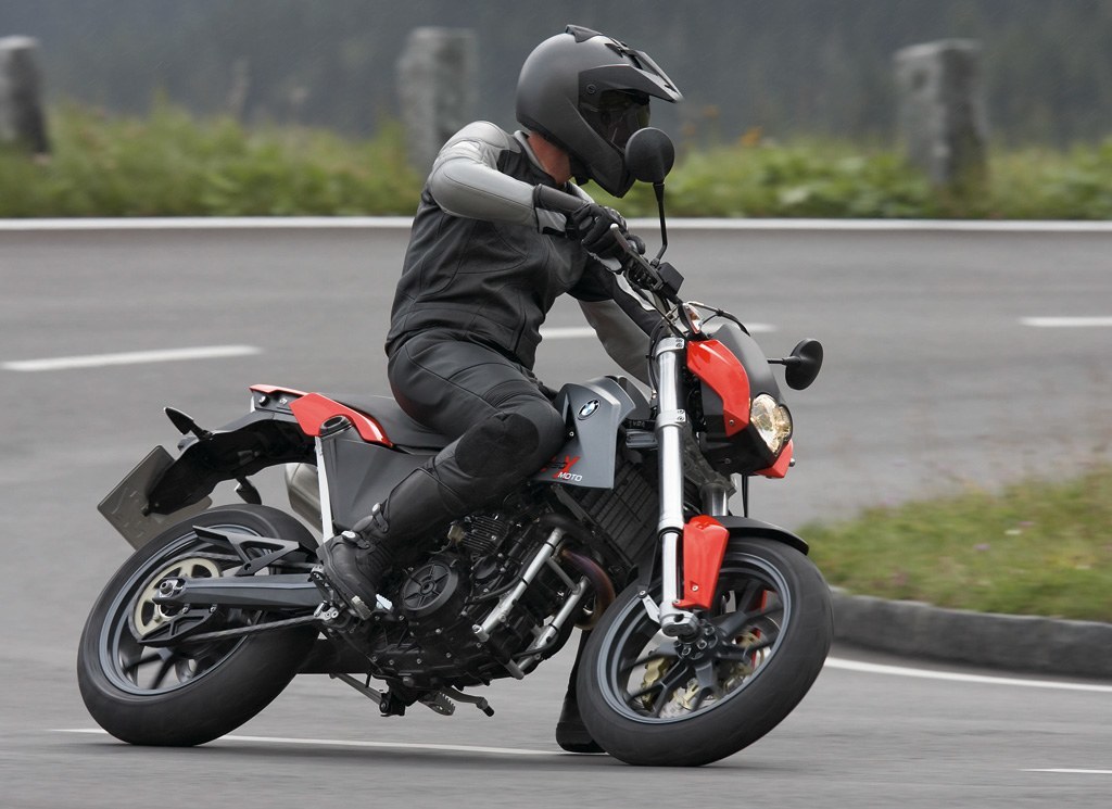 Nueva BMW G 650 Xmoto, disfruta de las curvas del asfalto