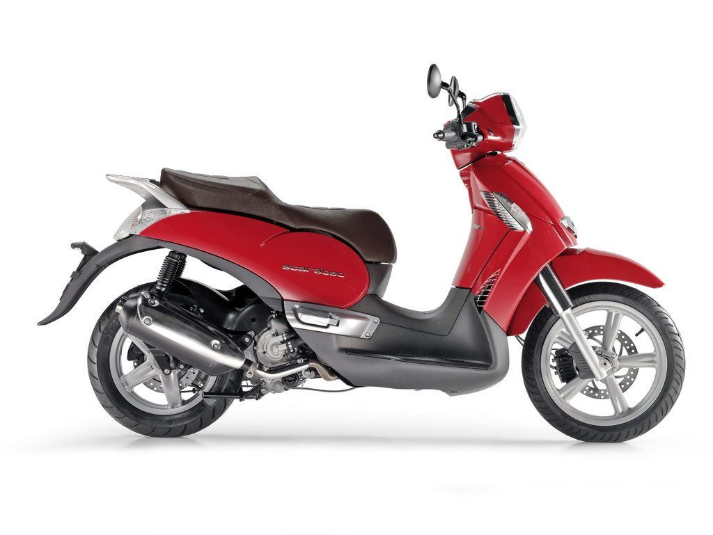 Aprilia lanza la nueva Scarabeo 250, disponible ya en concesionarios