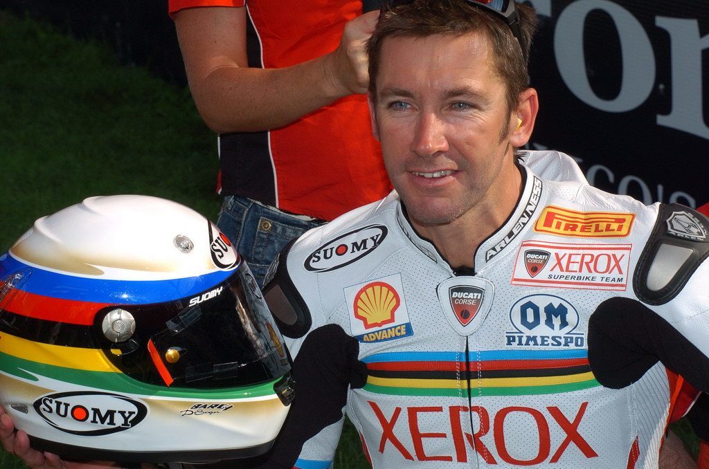 Troy Bayliss firmará su casco Suomy Vandal «cero» en el EICMA de Milan