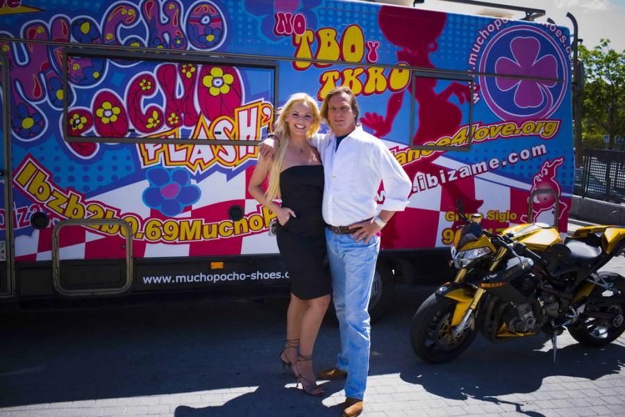 Pocholo se lleva una Benelli Café Racer de gira por España