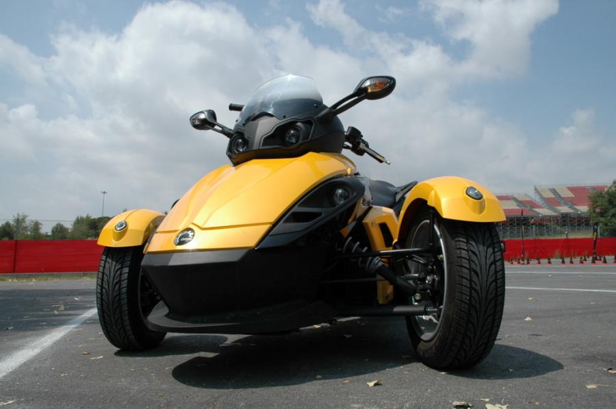 Can-Am Spyder F3 - Motos