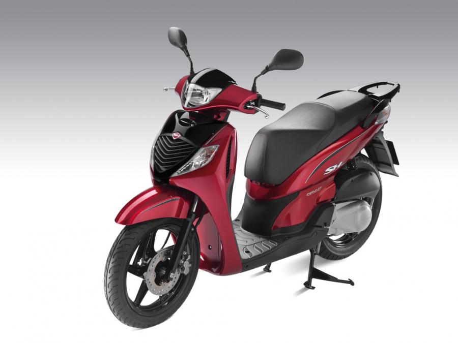 Las Honda SH125 y SH150i Scoopy descubren su lado más deportivo con la versión Sport