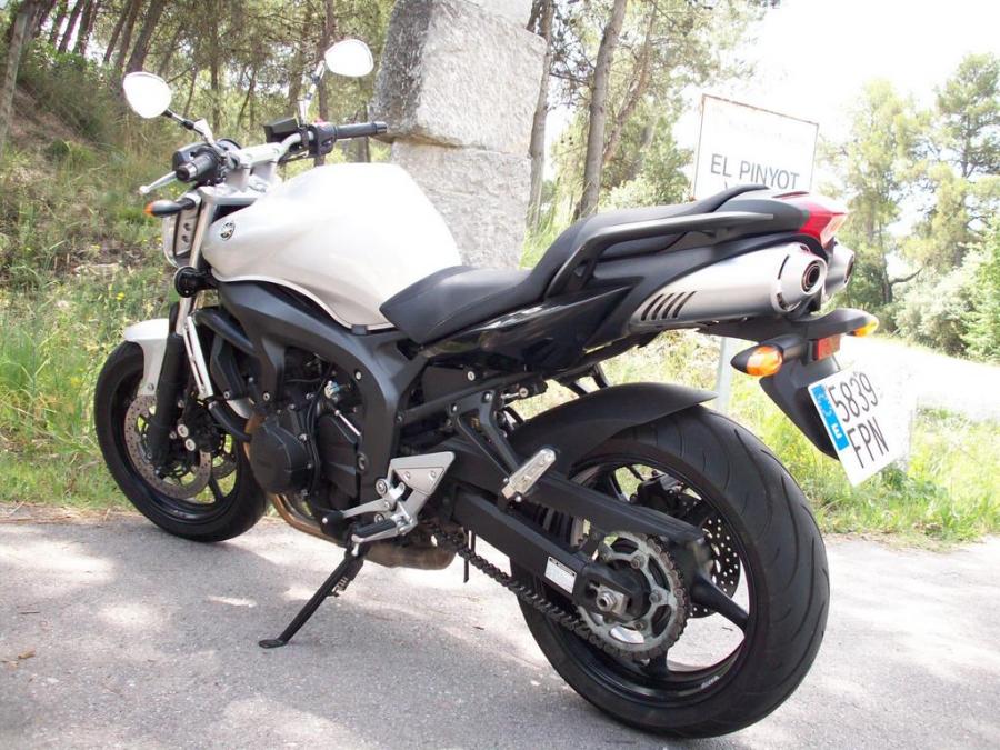 ▷▷ Yamaha FZ6 S2