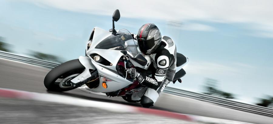 Imágenes de la nueva Yamaha YZF-R1 2009 en acción