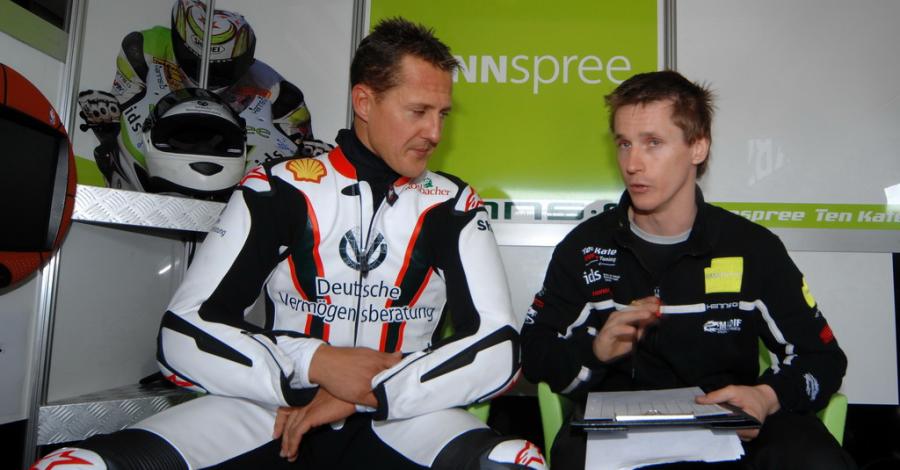 Michael Schumacher prueba la CBR1000RR del equipo de Carlos Checa