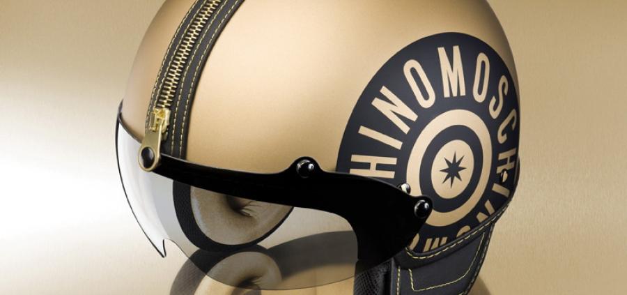 Protegido y a la moda con los cascos de Moschino by New Max