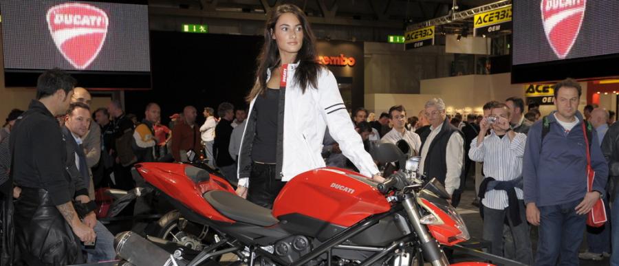 La Ducati Streetfighter elegida la moto más bella del EICMA de Milán