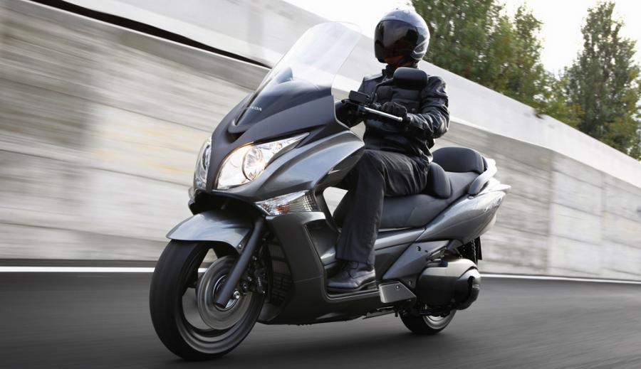 Honda anuncia la comercialización de la SW-T400 2009