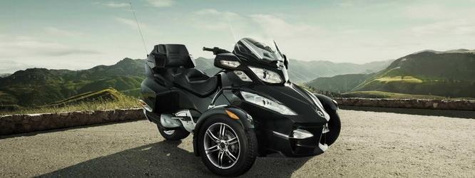 Roadster Touring, la esperada versión touring del Can-Am Spyder