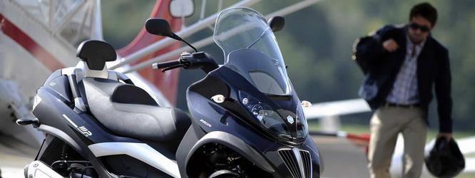 Conduce un Piaggio MP3 LT 250 y 400cc con carné de coche y sin límite de velocidad específico