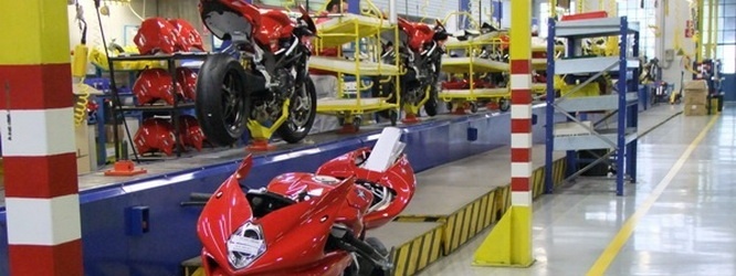 MV Agusta F4 entra en la línea de producción
