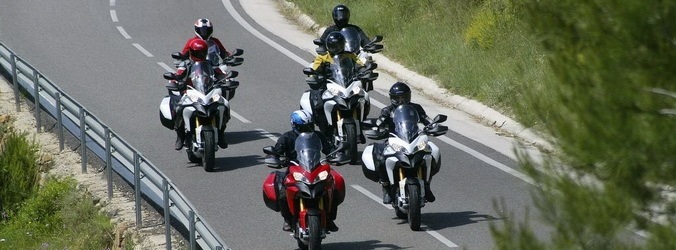Barcelona-Valencia, un largo paseo en Multistrada