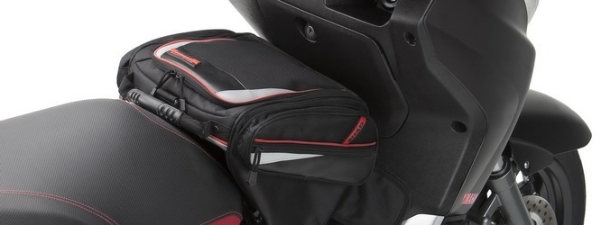 SC20 y SC30, nuevas bolsas SHAD para túnel de scooter