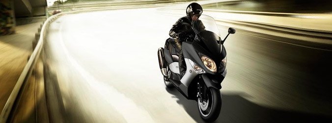 Yamaha presenta la TMAX Tech Max en el EICMA