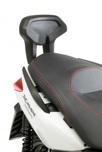 equipa-tu-yamaha-x-max-nuevos-accesorios-givi-12965030424.jpg