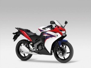 honda-cbr125r-disponible-partir-primera-semana-febrero-12955432392.jpg