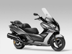 honda-comienza-comercializar-sw-t600-precio-8-599-euros-12962360453.jpg