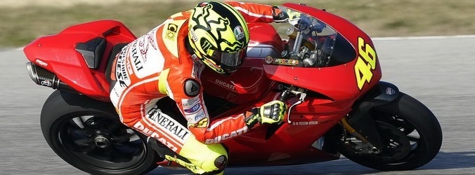 Imágenes de Valentino Rossi en Misano sobre la Ducati 1198