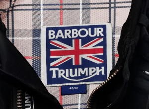 triumph-barbour-anuncian-chaqueta-mono-edicion-75-aniversario-12959541562.jpg