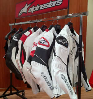 Alpinestars presenta su colección primavera-verano 2011