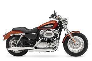 harley-davidson-tira-orgullo-nueva-xl-1200-sportster-custom-2011-12968113012.jpg