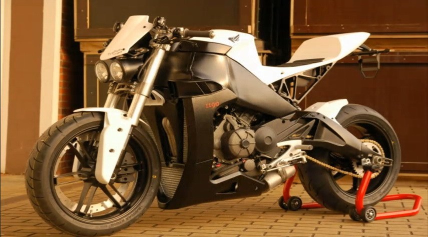 EBR 1190 Typhon, la naked basada sobre la 1190RR de Eric Buell