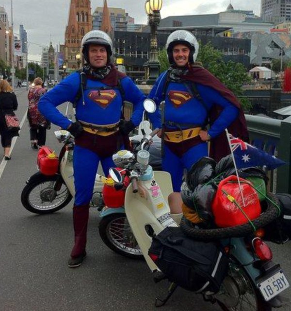La locura de cruzar Australia en 7 días con una SYM de 100 cc