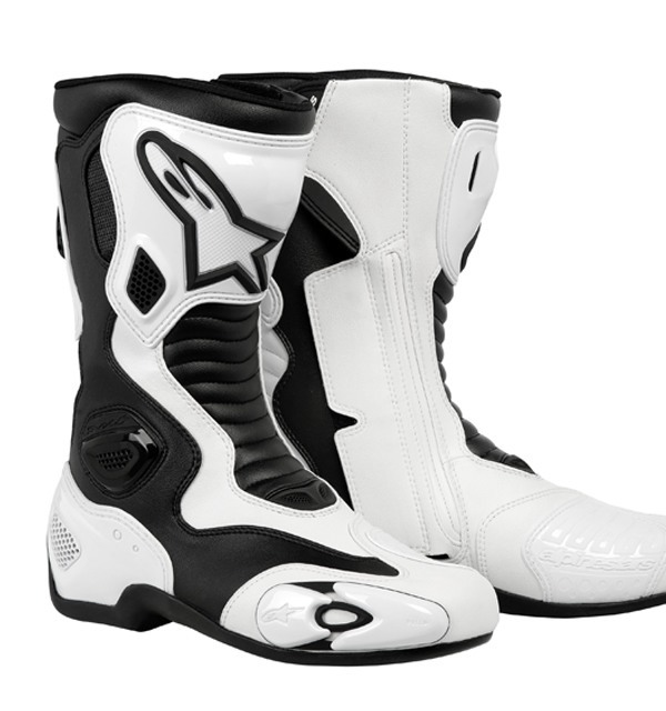 Así son las novedades de la Colección Alpinestars 2011