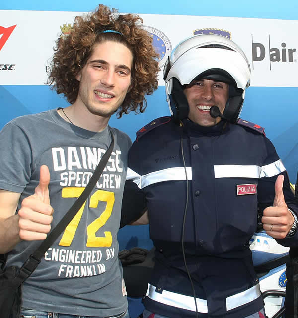 Dainese protege a la policía que escolta el Giro d’Italia con el sistema D-Air
