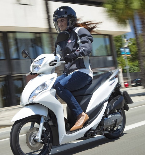 Nuevo Honda Vision 110 2012, eficiencia y compacidad en rueda alta