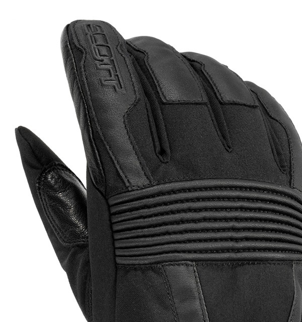 Scott Bedrock, los guantes para todo