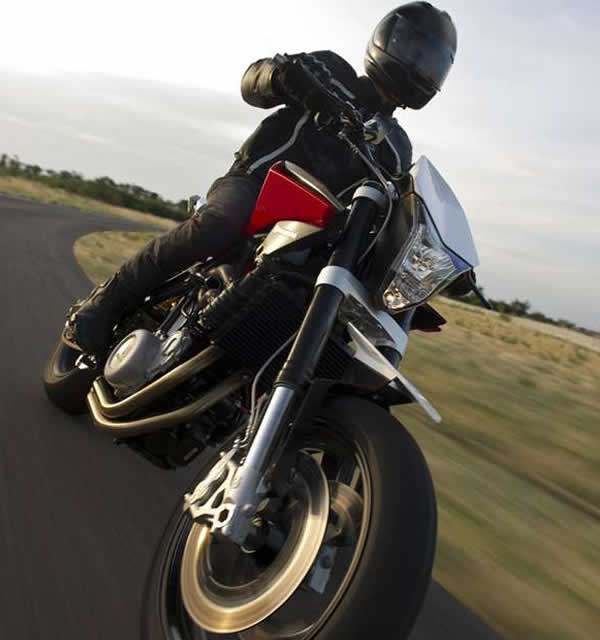 La nueva Husqvarna Nuda 900R en acción