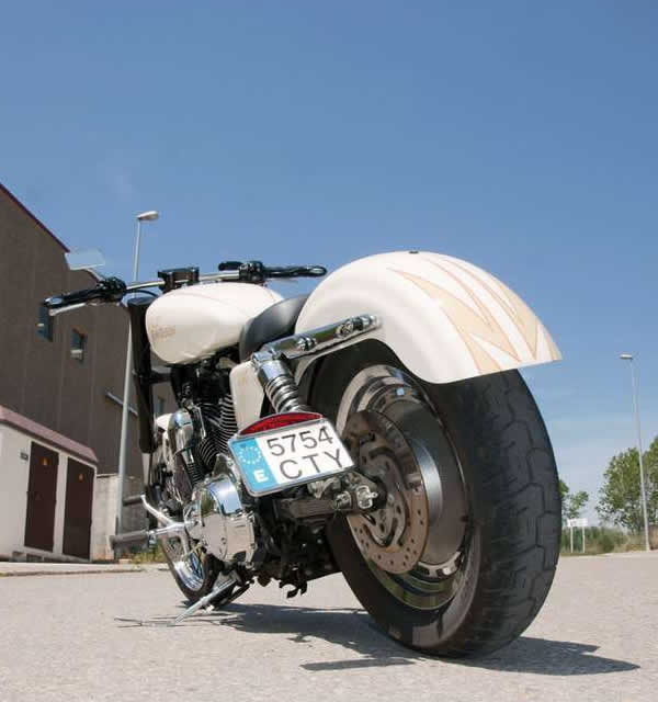 XL de Raza Deportiva by Radical Motorcycles