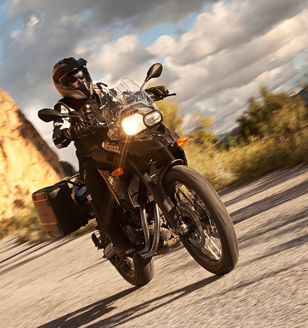 BMW se pasa al lado oscuro con la F800 GS Triple Black