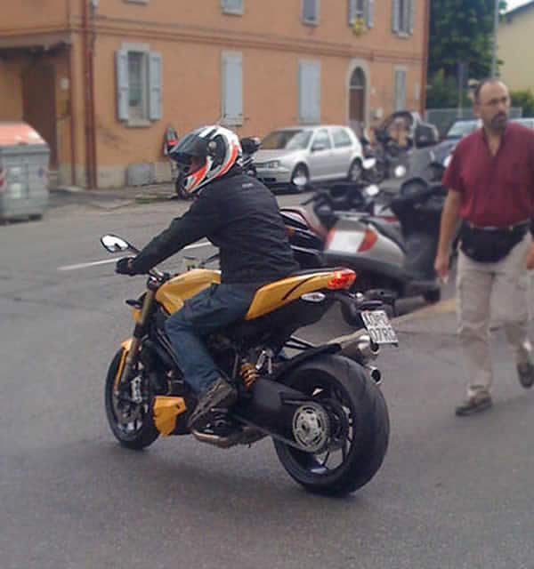 ¿Ducati Streetfighter 848? Sí… existe y la han ¡¡pillado!!