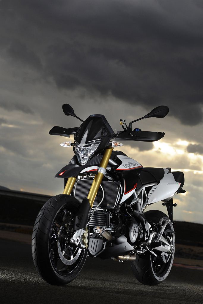 Aprilia Dorsoduro 1200