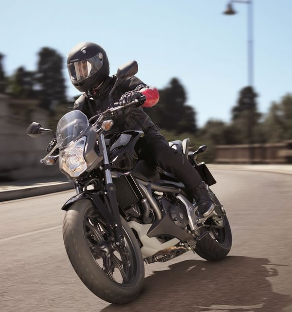 La Honda NC700S llegará a finales de mes, su precio: 5.549 euros