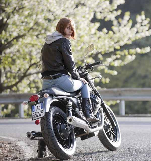 El arte de Scott Pommier en las fotografías de la nueva Moto Guzzi V7