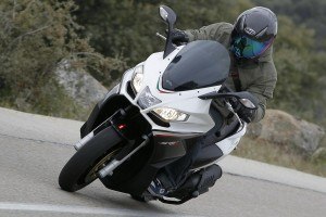 Aprilia SRV850 en acción