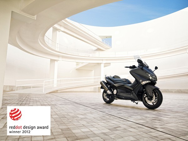 La Yamaha T-Max 2012 galardonada con el Red Dot 2012
