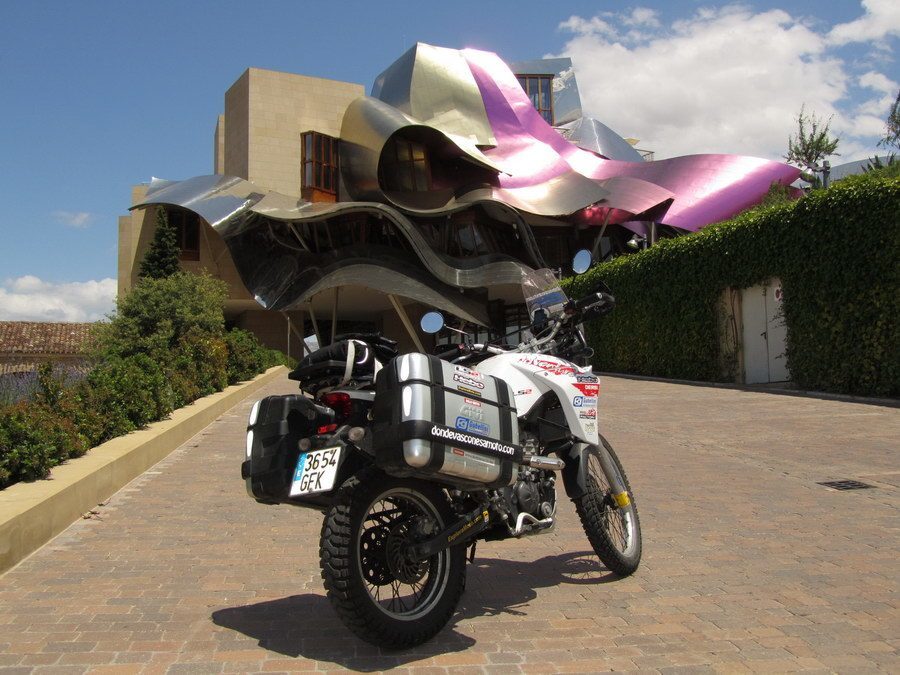 Retor sigue la aventura con la Derbi Terra Adventure 125, ahora «La Ruta del Diseño»