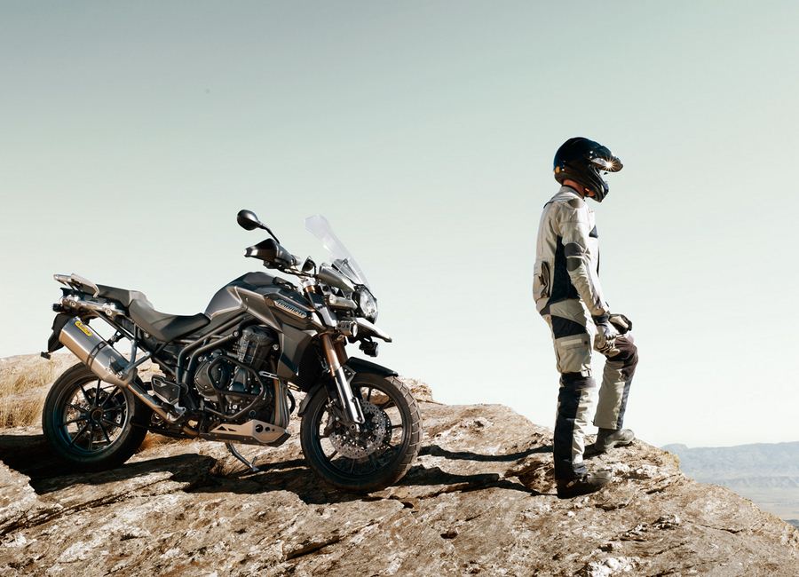 Adventure Mesh y Kalahari, el mejor equipamiento de Triumph para lanzarte a la aventura
