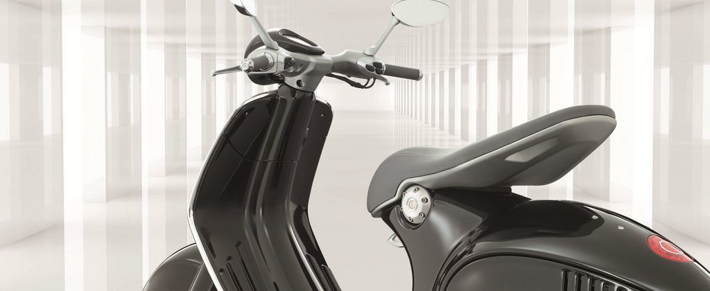 Piaggio presenta la futurista Vespa 946 en el EICMA de Milan