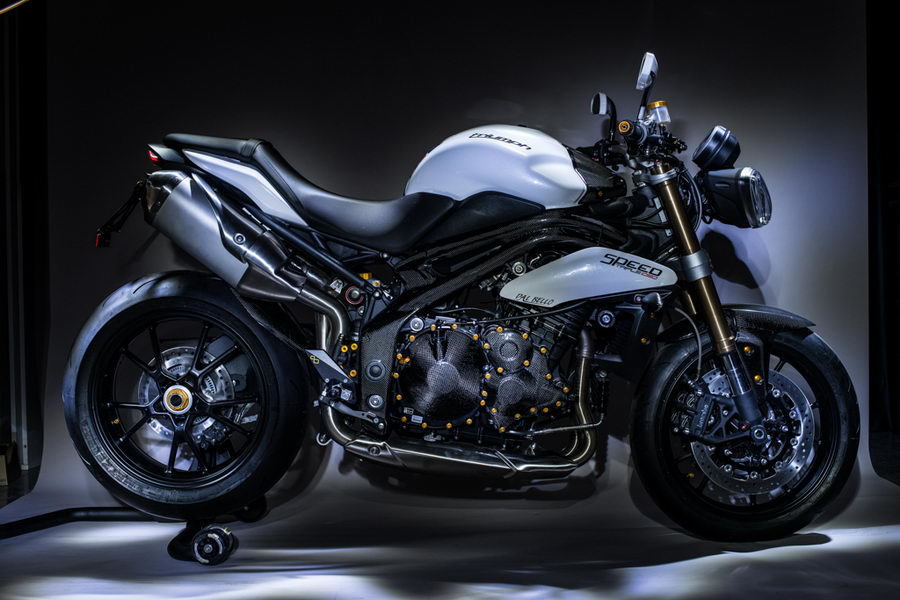 Viste tu Triumph Speed Triple 1050 con los accesorios de Lightech