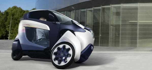 Toyota i-ROAD en el Salón del Automóvil de Ginebra, tan fácil de llevar como un scooter