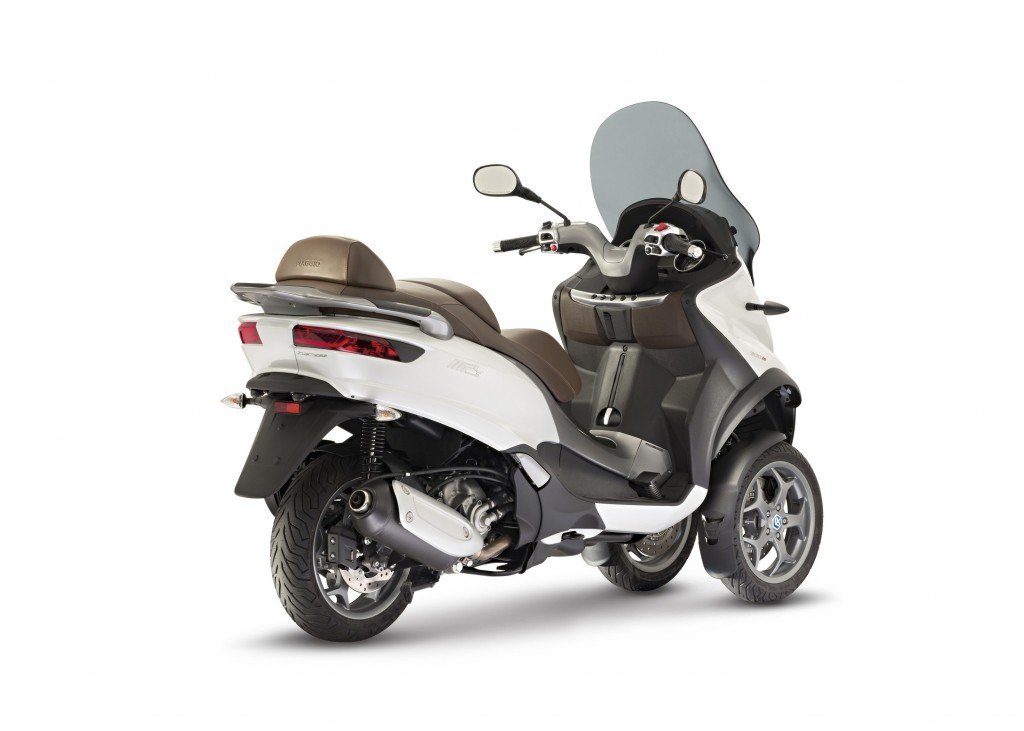 02_NEW_Piaggio_Mp3_300_ABS-ASR (2)