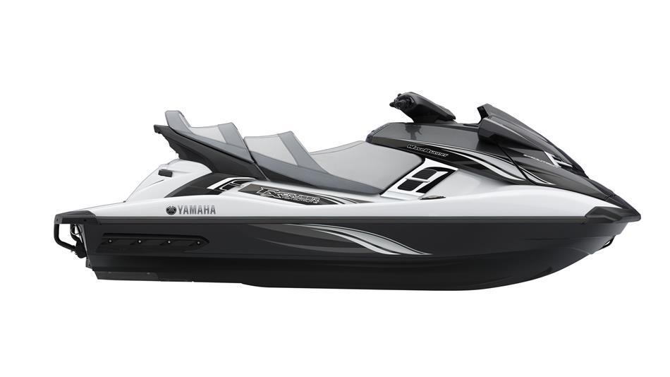 2015-Yamaha-FX-Cruiser-High-Output-EU-Pure-White-with-Carbon-Metallic-Studio-002