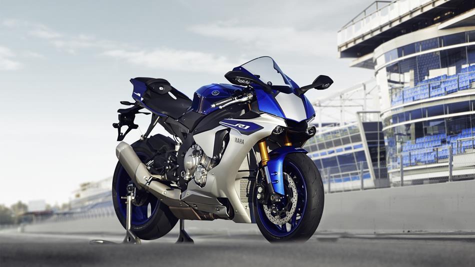 2015-Yamaha-YZF-R1-EU-Race-Blu-Static-002